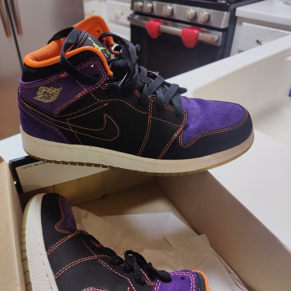 Nike Air Jordan 1 Phat. Worn handful of times